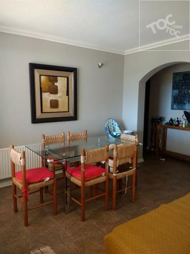 Se vende hermoso departamento en primer piso en el exclusivo sector de Club de Golf Santa Augusta