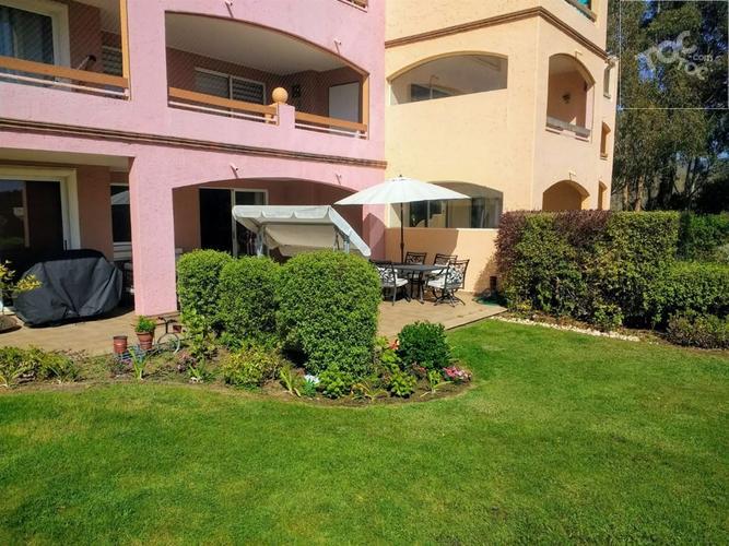 Se vende hermoso departamento en primer piso en el exclusivo sector de Club de Golf Santa Augusta