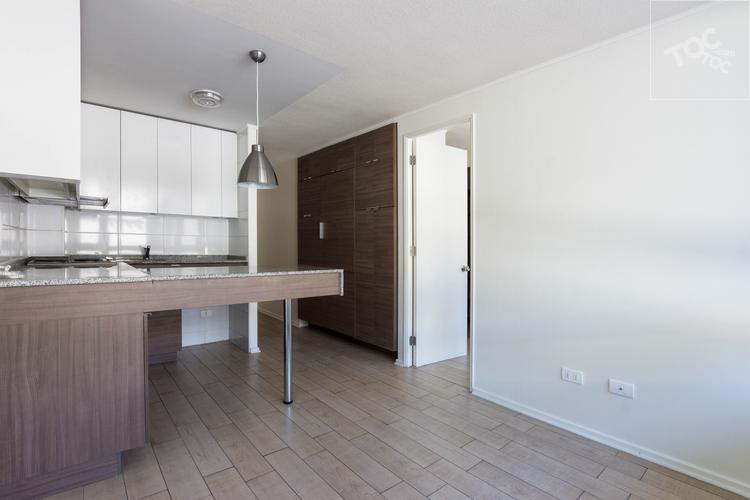 PROMOCIÓN $0 COMISIÓN hasta 15-04 !!! 1 Habitación Grande 1 Baño en Suite Carmen 368 Esquina Santa Isabel