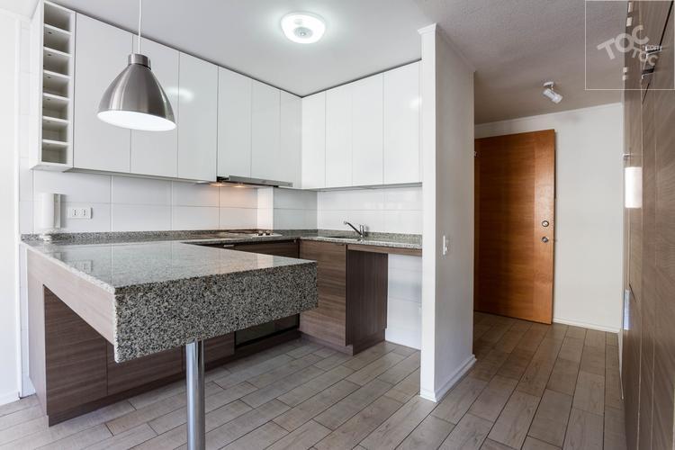 PROMOCIÓN $0 COMISIÓN hasta 15-04 !!! 1 Habitación Grande y 1 Baño en Suite Carmen 368 Esquina Santa Isabel