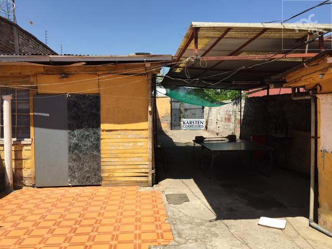 VENDO CASA 4D 1B EN COMUNA DE RECOLETA, ZONA DE EL SALTO