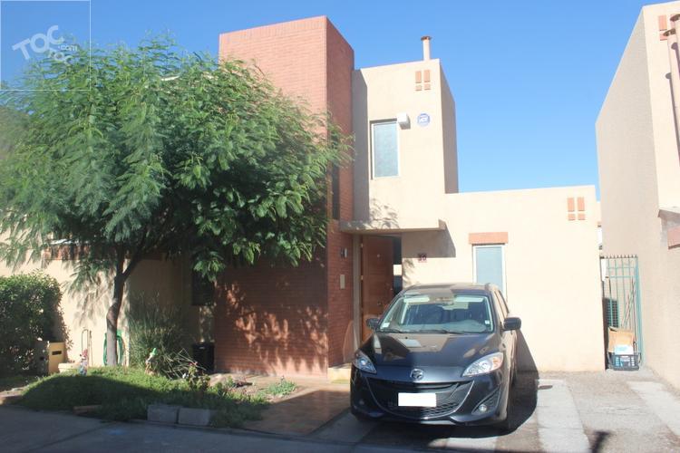 Arriendo Casa en Calama, Condominio Barcelona