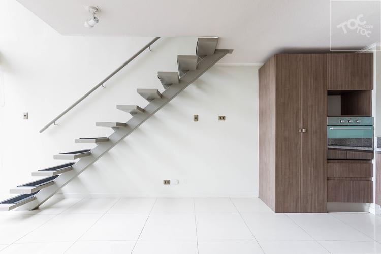 Abril GRATIS - $0 COMISIÓN – Garantía en CUOTAS !!! Loft 1 Habitación y 1 Baño Sara Del Campo 535 Metro Santa Lucia