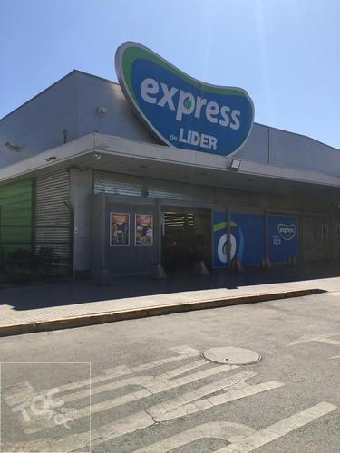 Isabel Riquelme / Dos Estacionamientos