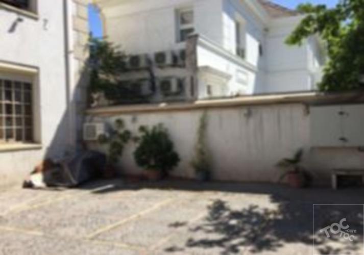 158.897 - Venta Casa Oficina Av. Condell con Ricardo Matte Perez - Providencia - 7D7B5E - 306Mts