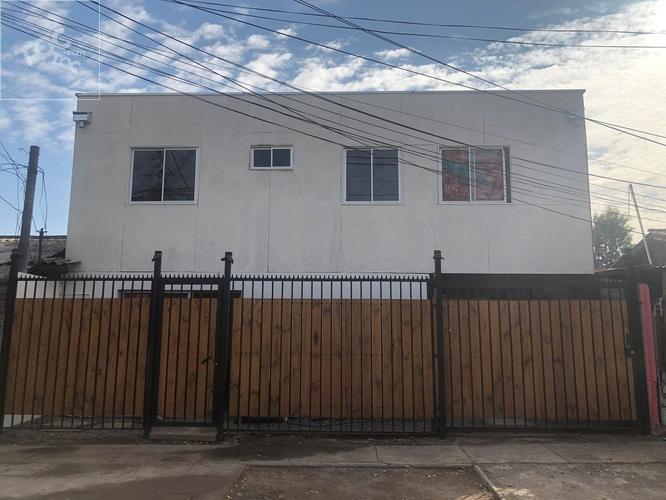 Arriendo de Depto interior NUEVO independiente en segundo piso 2D1B, primer piso. San Ramón, excelente ubicación.