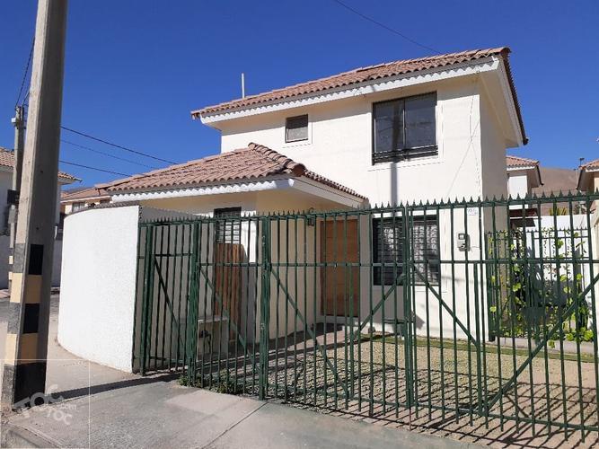 Casa en venta en villa Tierra Viva Oriente. DISPONIBLE A PARTIR DEL 2 DE JULIO.