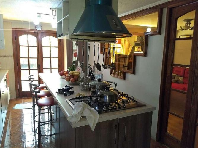 Casa de 2 pisos en Lia Aguirre