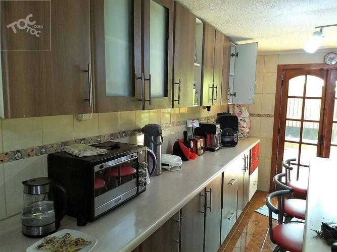 Casa de 2 pisos en Lia Aguirre