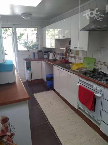 Casa de 2 pisos en Valle Lo Campino