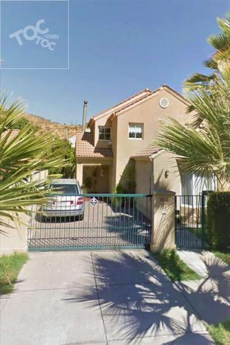 Casa de 2 pisos en Valle Lo Campino