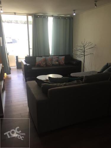 Avenida San Carlos de Apoquindo / condominio Las Terrazas de Apoquindo