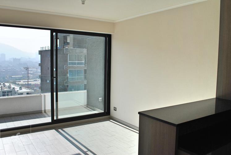 Departamento Nuevo, frente a metro Irarrázaval, 1 dormitorio + estacionamiento y bodega