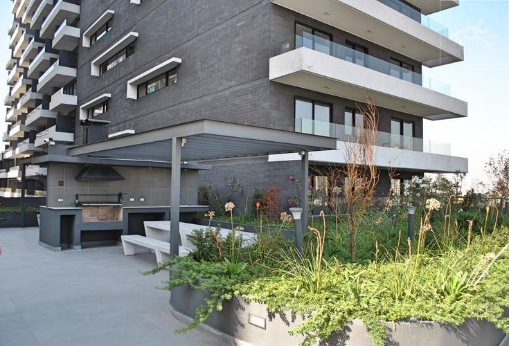 Departamento Nuevo, frente a metro Irarrázaval, 1 dormitorio + estacionamiento y bodega