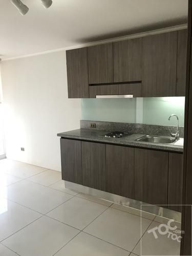 1 Habitación y 1 Baño Sara Del Campo 535 Metro Santa Lucia