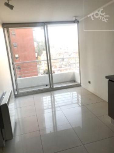 1 Habitación y 1 Baño Sara Del Campo 535 Metro Santa Lucia