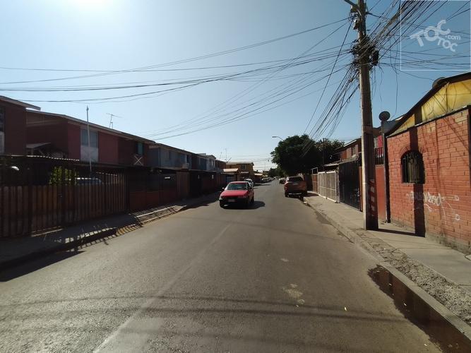 Casa en excelente ubicación a 5 minutos de futura estación de Metro
