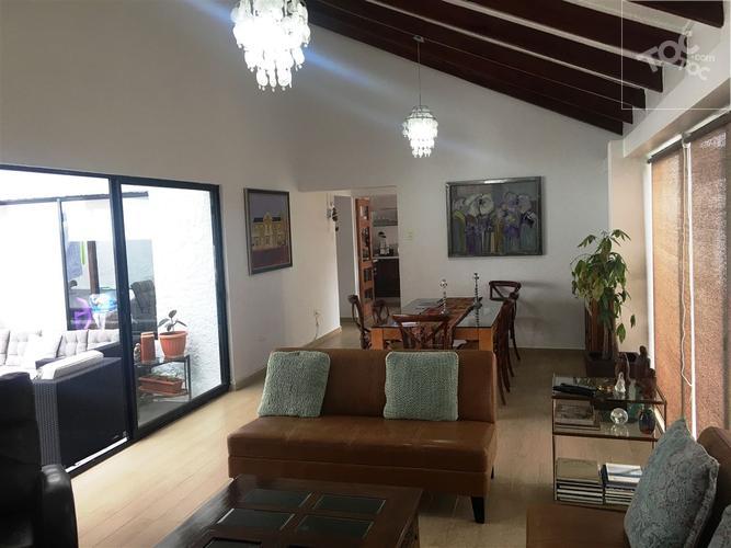 Pasaje Cuatro (Sector residencial exclusivo)