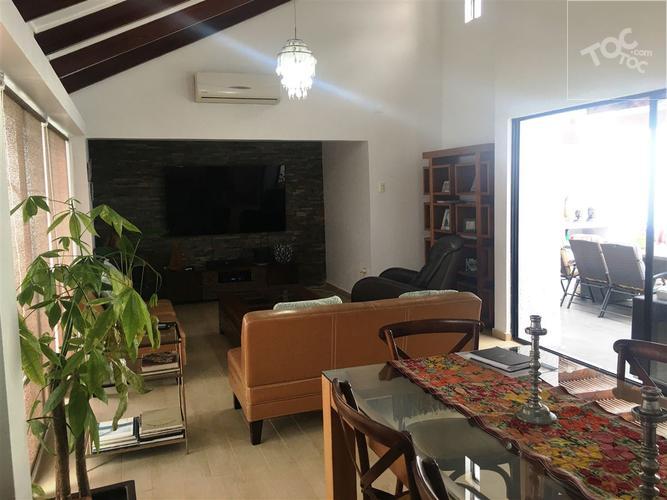 Pasaje Cuatro (Sector residencial exclusivo)