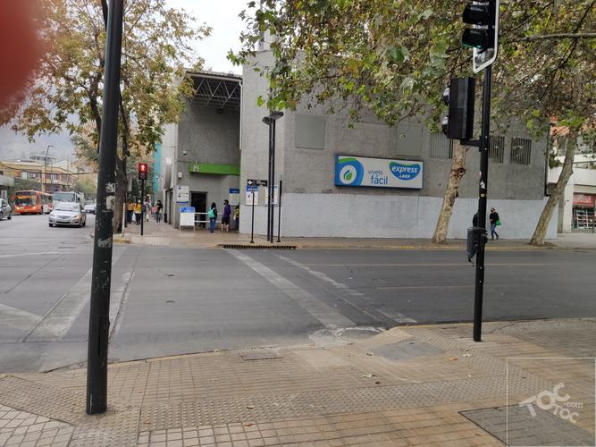 Recién remodelado!,1D piso 4, a una cuadra de Metro M. Montt