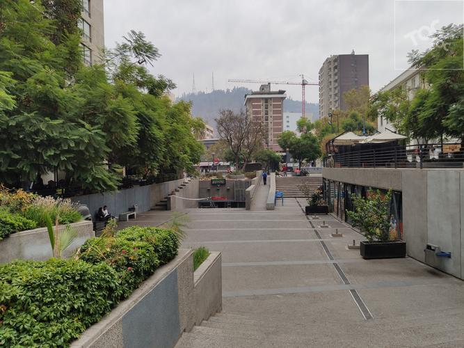 Recién remodelado!,1D piso 4, a una cuadra de Metro M. Montt
