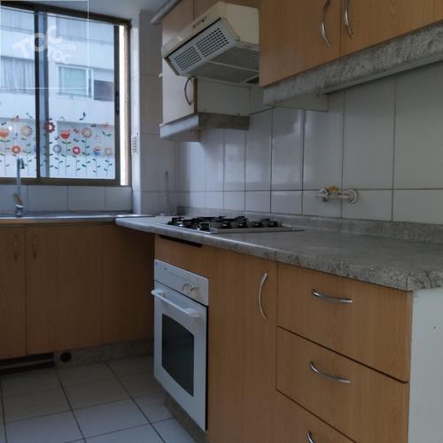 Recién remodelado!,1D piso 4, a una cuadra de Metro M. Montt