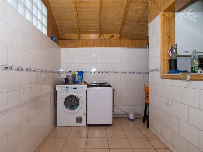 Casa 2 pisos cercana a General Velásquez