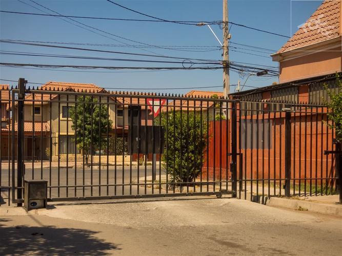 Casa 2 pisos cercana a General Velásquez