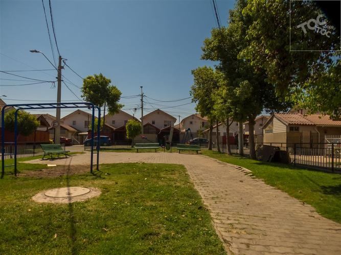 Casa 2 pisos cercana a General Velásquez
