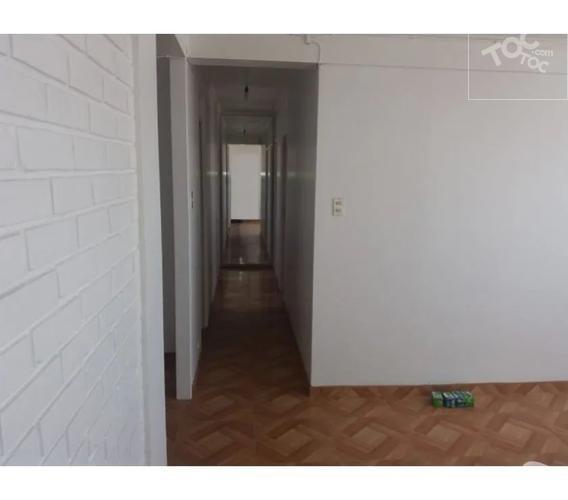 Se vende departamento con tres dormitorios