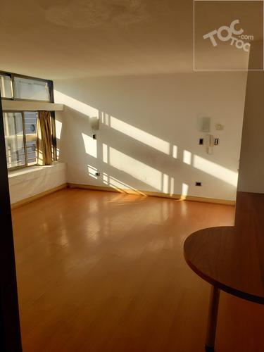 Las Gloria 30, Las Condes