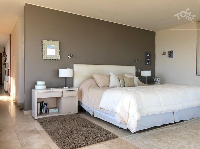 Moderna casa en condominio con preciosa vista
