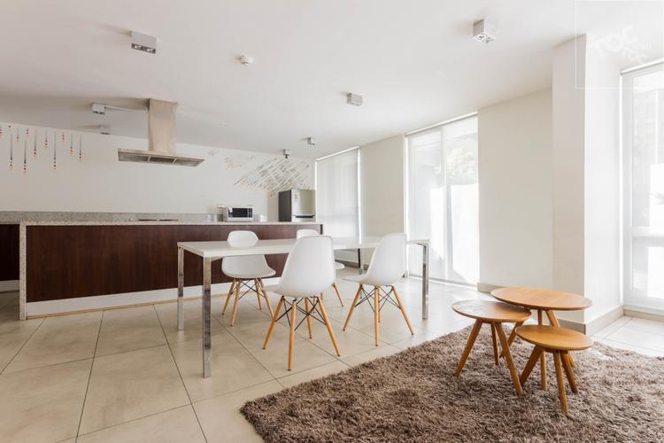 ARRIENDO METRO SANTA LUCIA / SANTA ROSA / TARAPACA