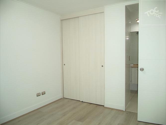 ARRIENDO METRO SANTA LUCIA / SANTA ROSA / TARAPACA