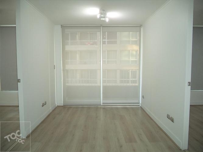 ARRIENDO METRO SANTA LUCIA / SANTA ROSA / TARAPACA
