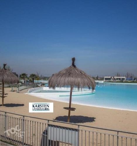 ARRIENDO DEPARTAMENTO 2D 1B CON ESTACIONAMIENTO EN CONDOMINIO LAGUNA NORTE / ZONA DE VALLE GRANDE / ENTRE LAMPA Y QUILICURA