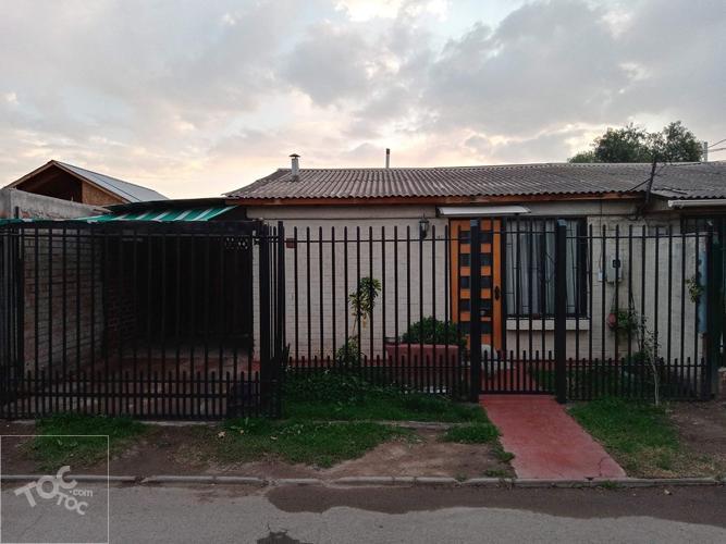 Maipú Diego Barros Ortiz – Universidad Católica, casa 3D-1B, dos estacionamientos. Se Vende
