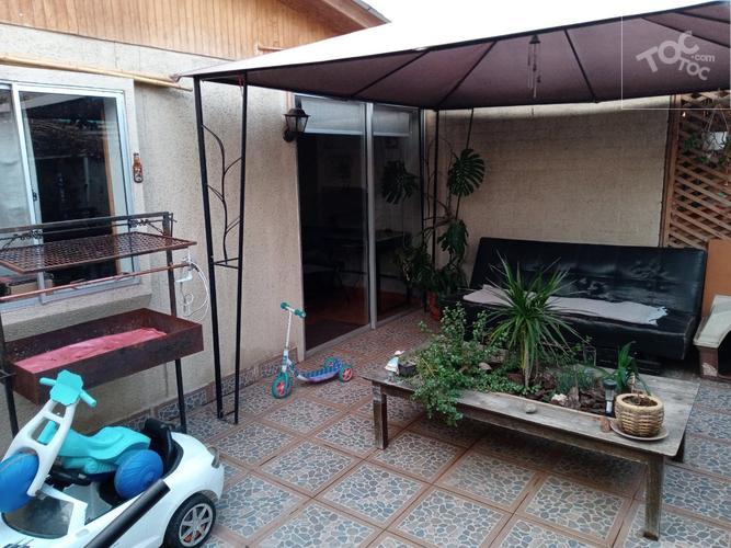 Maipú Diego Barros Ortiz – Universidad Católica, casa 3D-1B, dos estacionamientos. Se Vende