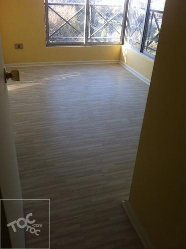 Arriendo departamento, tres dormitorios, dos baños, estacionamiento.