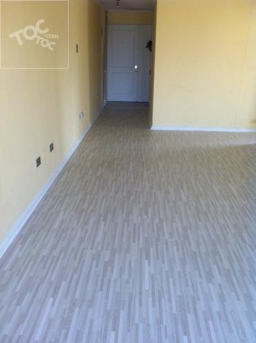 Arriendo departamento, tres dormitorios, dos baños, estacionamiento.