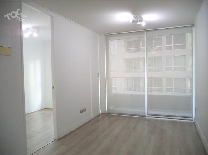 ARRIENDO METRO SANTA LUCIA / SANTA ROSA / TARAPACA