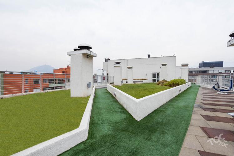 ARRIENDO METRO SANTA LUCIA / SARA DEL CAMPO / CARMEN