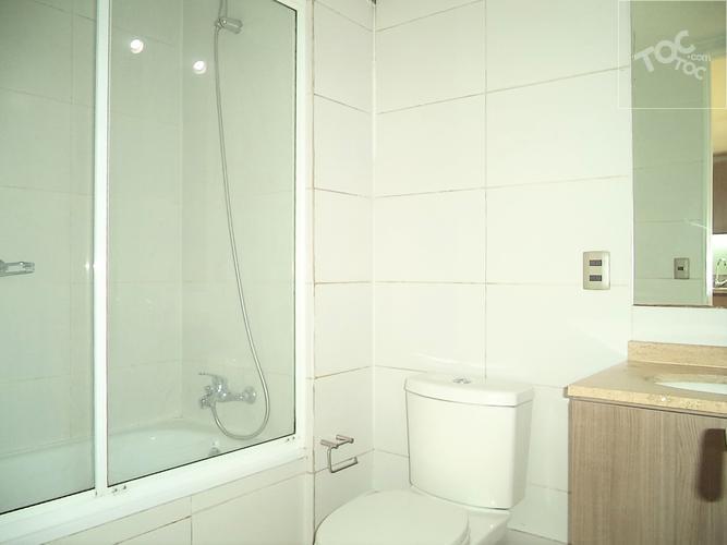 ARRIENDO METRO SANTA LUCIA / SARA DEL CAMPO / CARMEN
