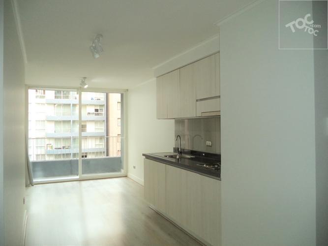 ARRIENDO METRO SANTA LUCIA / SANTA ROSA / TARAPACA