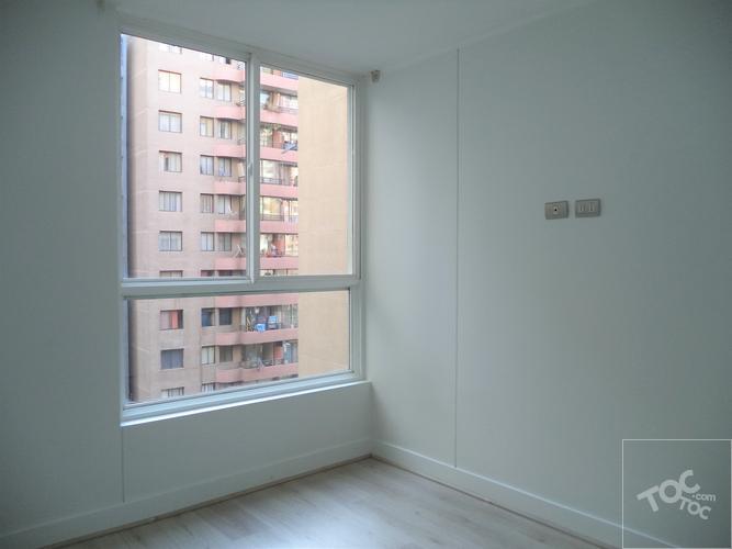 ARRIENDO METRO SANTA LUCIA / SANTA ROSA / TARAPACA