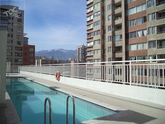 ARRIENDO METRO SANTA LUCIA / CARMEN / MARIN