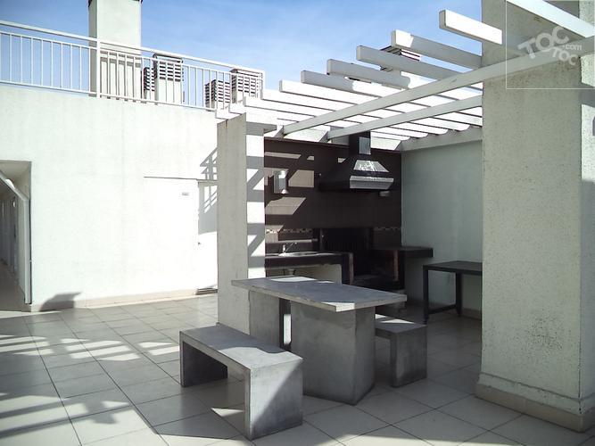 ARRIENDO METRO SANTA LUCIA / CARMEN / MARIN