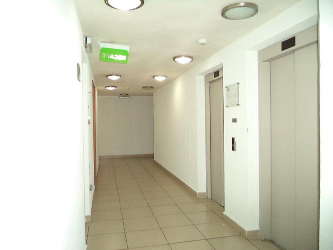 ARRIENDO METRO SANTA LUCIA / CARMEN / MARIN