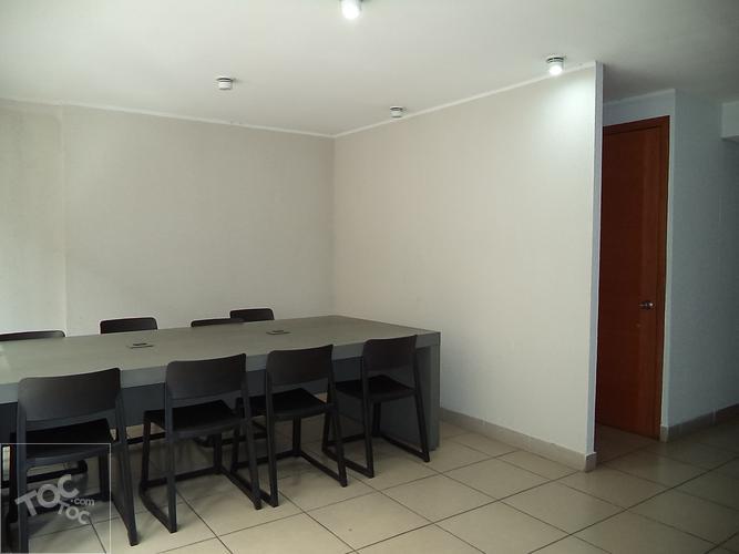 ARRIENDO METRO SANTA LUCIA / CARMEN / MARIN