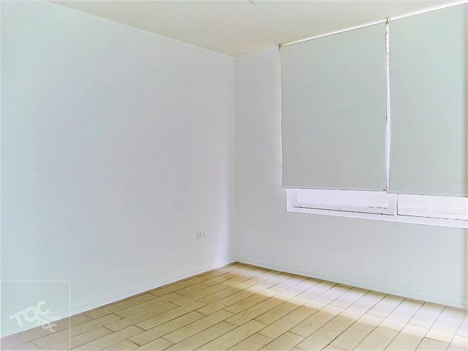 ARRIENDO METRO SANTA LUCIA / CARMEN / MARIN